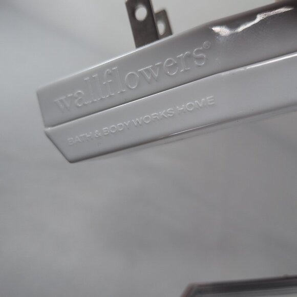 Bath & Body Works Red Ship Lantern Wallflower Night Light Up 24/7 Plug In TESTED - Picture 12 of 14